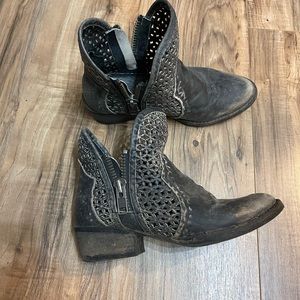 Boots, black size 8